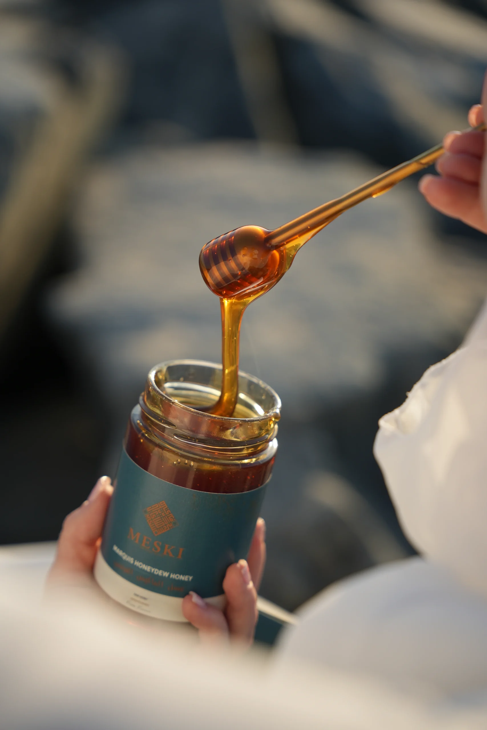 Pot de miel infusé à l'or 23 carats, présentation luxueuse